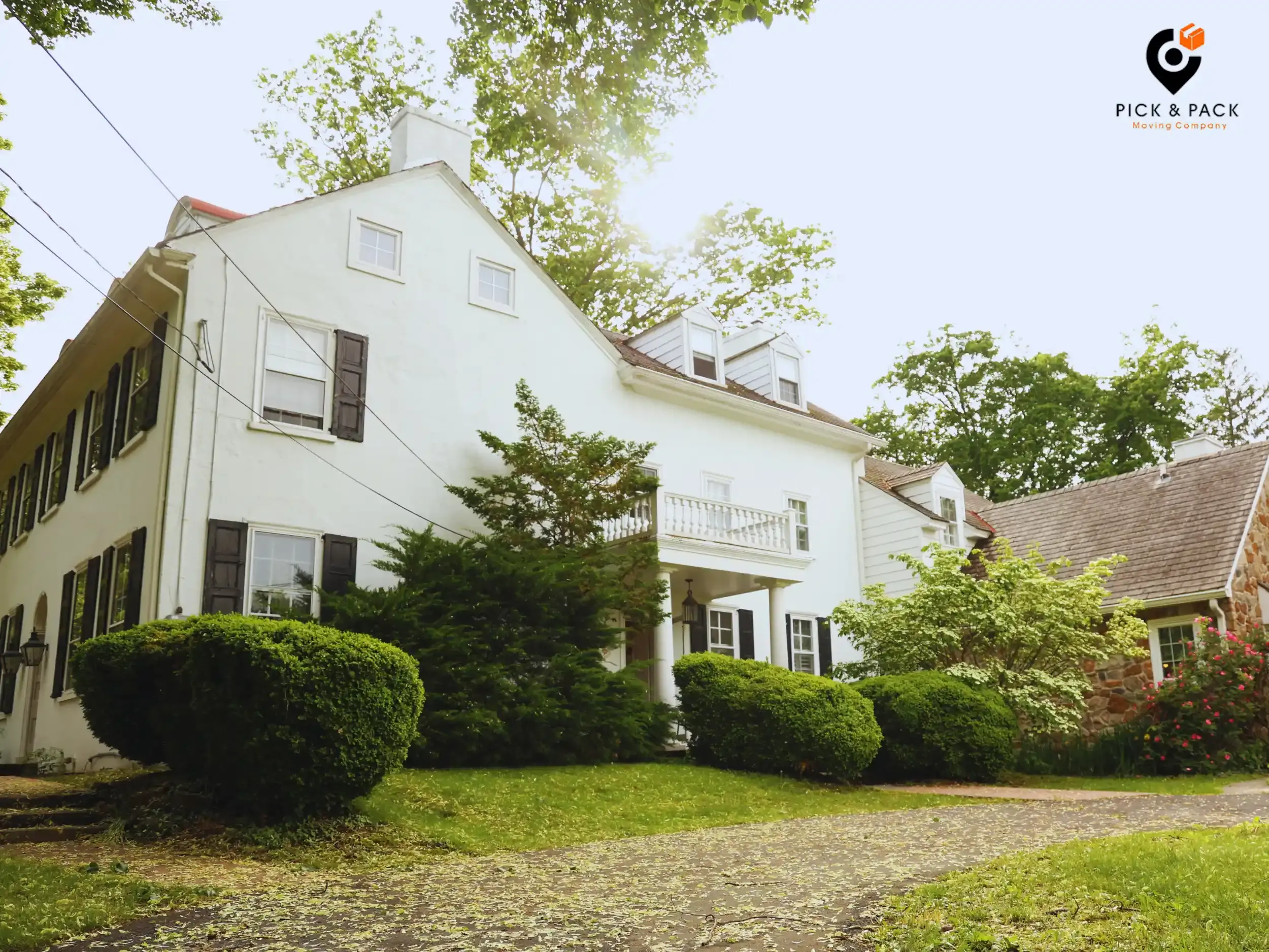 White house in Howell, NJ with Pick & Pack logo
