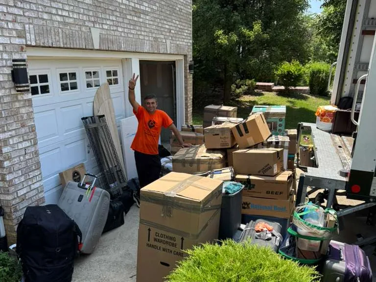 Pick and Pack mover with labeled boxes during a River Edge move