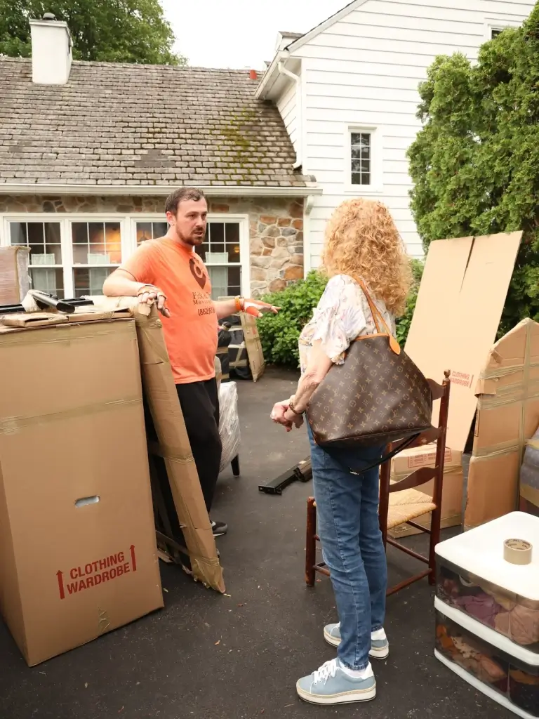 Pick and Pack senior mover assisting an elderly client during a move in New Jersey